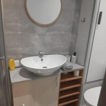 Apartament Komfortowy - W Pelni Wyposazony - Spaceapart Apartment